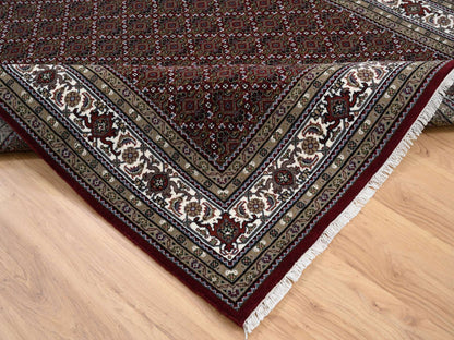 Red 5'9" x 8'9" Traditional Hand knotted Wool Rug - Sku: O064088