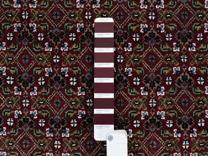 Red 5'9" x 8'9" Traditional Hand knotted Wool Rug - Sku: O064088