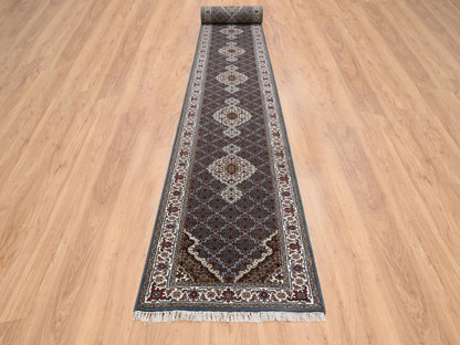 Grey 2'6" x 26'0" Traditional Hand knotted Wool Rug - Sku: O064089