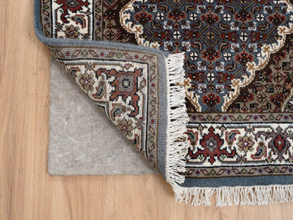 Grey 2'6" x 26'0" Traditional Hand knotted Wool Rug - Sku: O064089