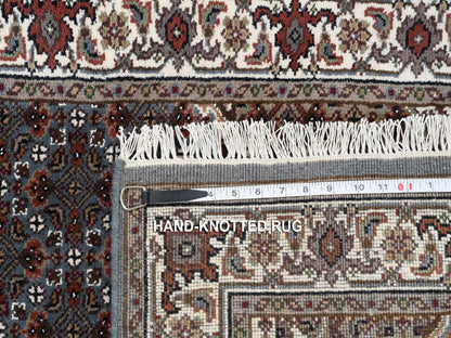 Grey 2'6" x 26'0" Traditional Hand knotted Wool Rug - Sku: O064089