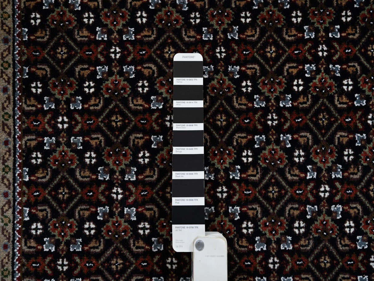 Herati Fine Oriental hand-knotted wool rug in Black, 3' x 5'2" — SKU O064117 (view 4)