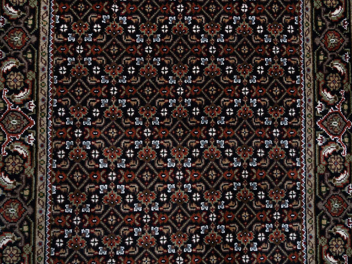 Herati Fine Oriental hand-knotted wool rug in Black, 3' x 5'2" — SKU O064117 (view 5)