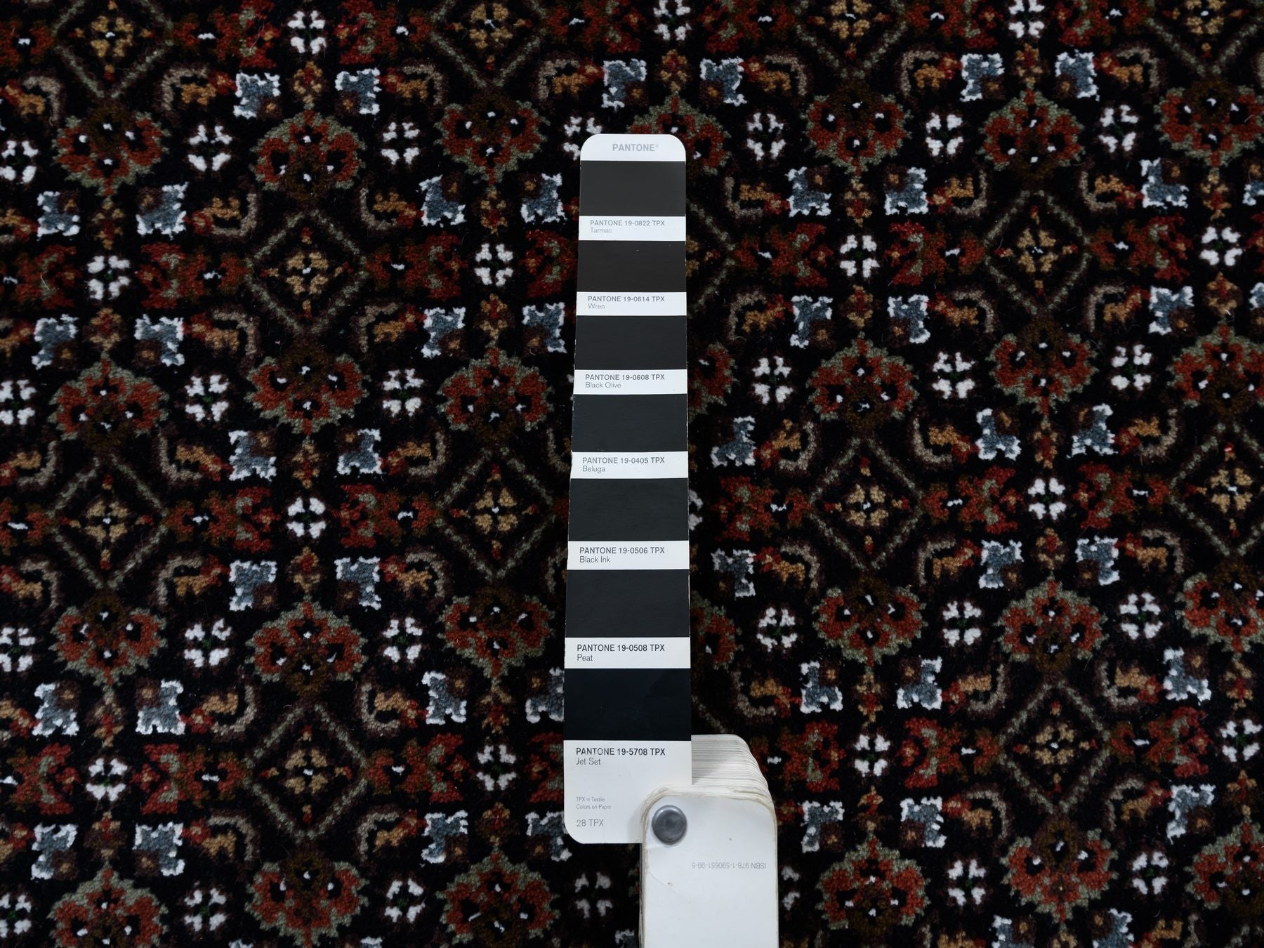 Herati Fine Oriental hand-knotted wool rug in Black & Ivory, 3' x 5'1" — SKU O064121 (view 4)