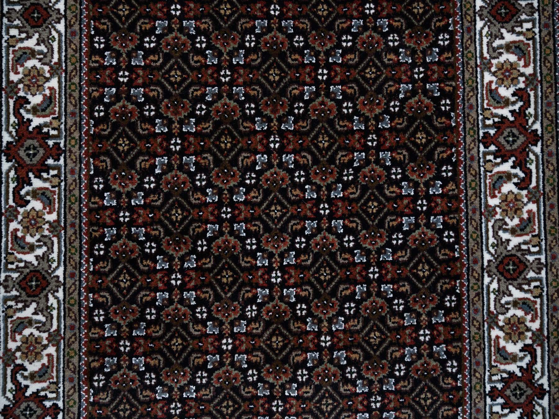 Herati Fine Oriental hand-knotted wool rug in Black & Ivory, 3' x 5'1" — SKU O064121 (view 5)