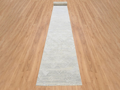 Grey 2'7" x 24'3" Modern / Contemporary Hand knotted Wool Rug - Sku: O064136