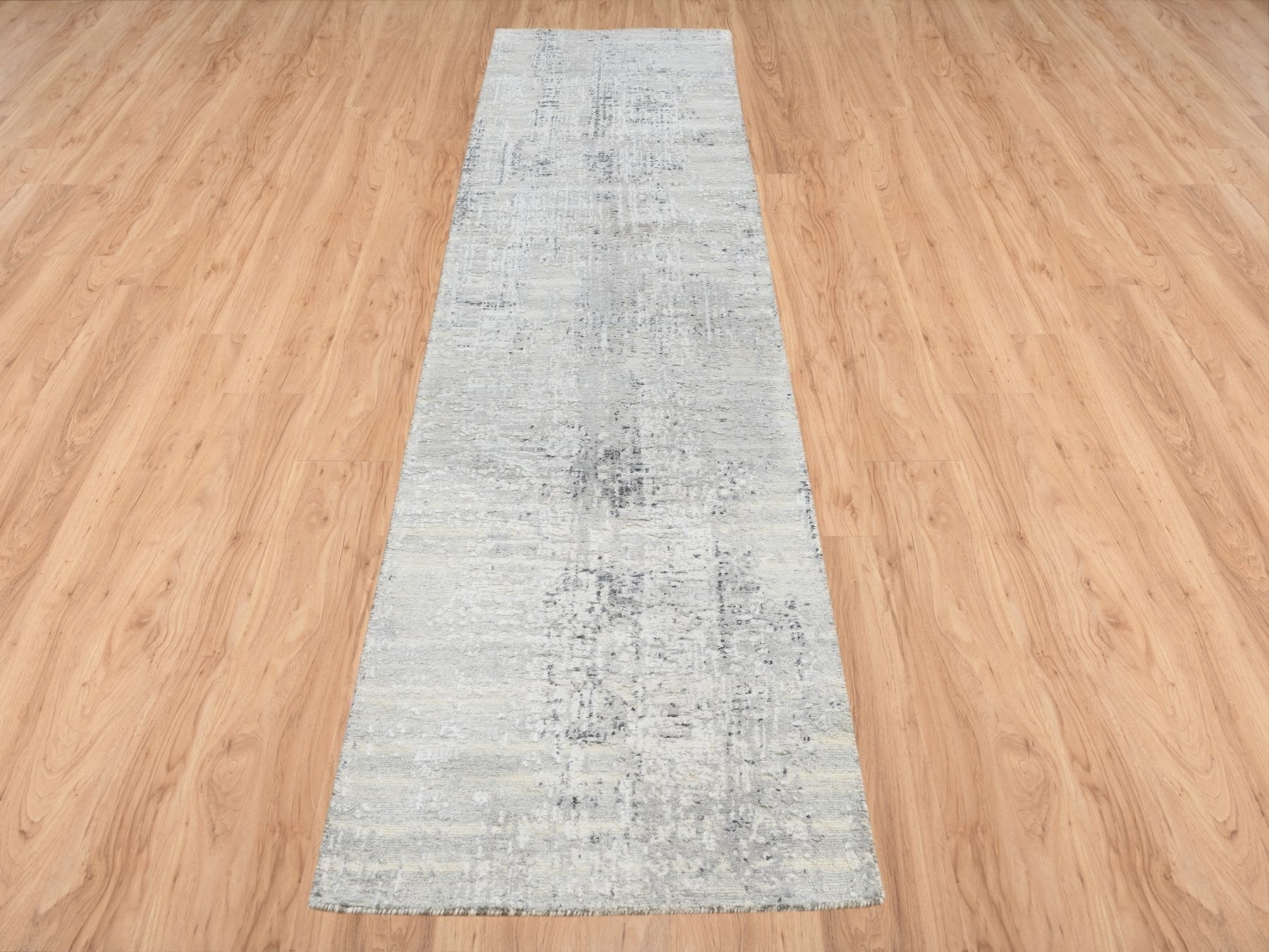 Gray 2'6" x 10'1" Modern / Contemporary Hand knotted Wool Rug - Sku: O064139