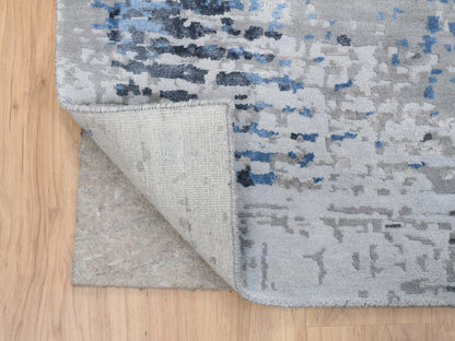 Modern / Contemporary hand-knotted wool/silk rug in Gray, 7'10" x 10' — SKU O064184 (view 5)