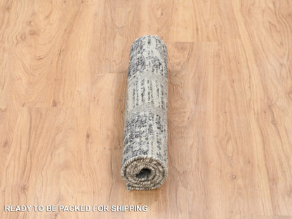 Grey 2'1" x 3'1" Modern / Contemporary Hand knotted Wool Rug - Sku: O064237