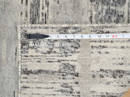 Grey 2'1" x 3'1" Modern / Contemporary Hand knotted Wool Rug - Sku: O064237