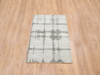 Ivory 2'0" x 3'1" Modern and Contemporary Hand knotted Wool Rug - Sku: O064239