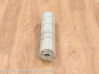 Ivory 2'0" x 3'1" Modern and Contemporary Hand knotted Wool Rug - Sku: O064239