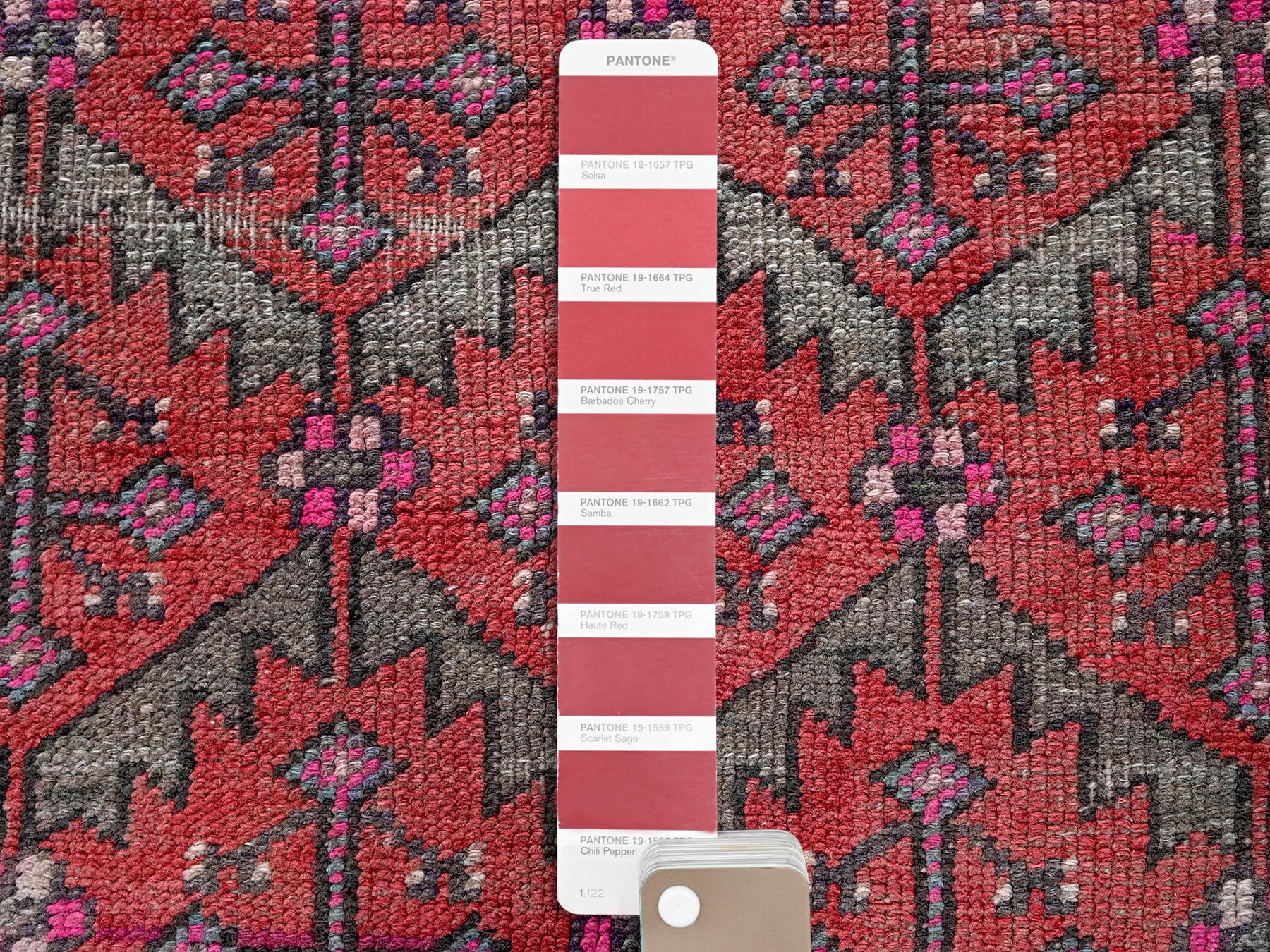 Vintage hand-knotted wool runner in Red, 2'8" x 9'10" — SKU O0642 (view 4)