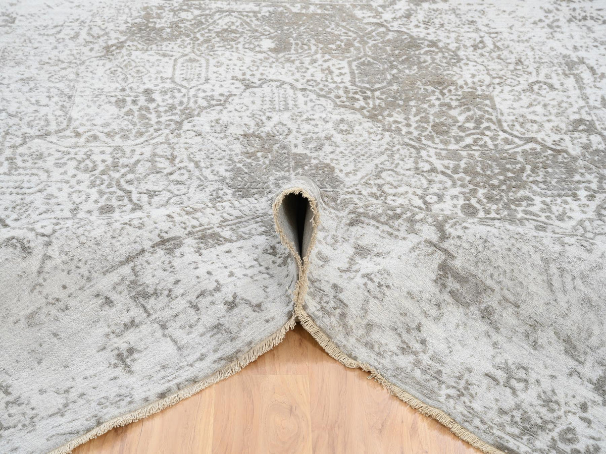 Transitional hand-knotted wool/pure silk rug in Gray, 8' x 8'3" — SKU O064321 (view 5)