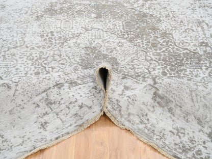 Transitional hand-knotted wool/pure silk rug in Gray, 8' x 8'3" — SKU O064321 (view 5)