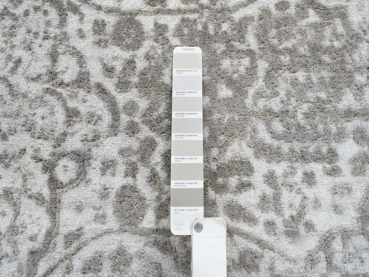 Transitional hand-knotted wool/pure silk rug in Gray, 8' x 8'3" — SKU O064321 (view 7)