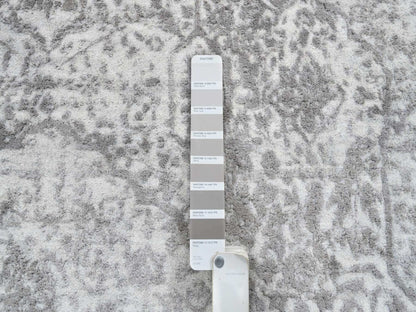 Transitional hand-knotted wool/pure silk rug in Gray, 6'7" x 6'7" — SKU O064322 (view 4)
