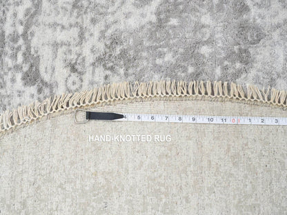 Transitional hand-knotted wool/pure silk rug in Gray, 6'7" x 6'7" — SKU O064322 (view 8)