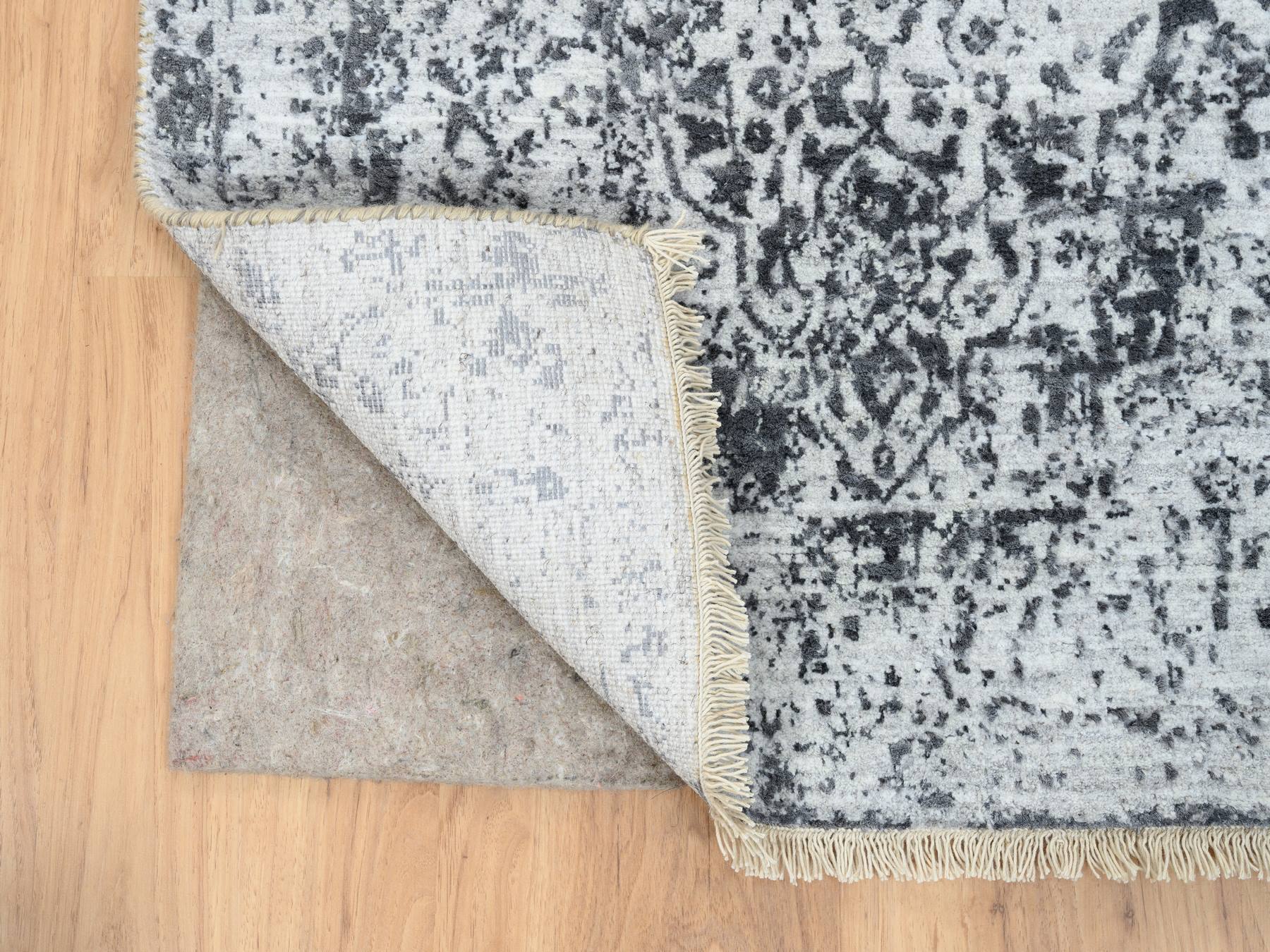 Transitional hand-knotted wool/pure silk runner in Gray, 2'7" x 8'2" — SKU O064324 (view 3)