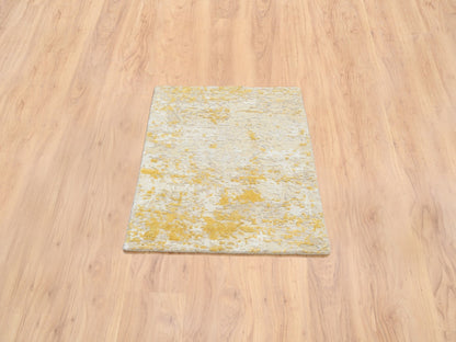 Beige 2'0" x 2'9" Modern and Contemporary Hand knotted Wool/Silk Rug - Sku: O064344