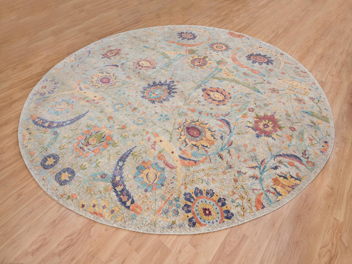Transitional hand-knotted wool/silk rug in Ivory, 13'7" x 13'7" — SKU O064436 (view 3)