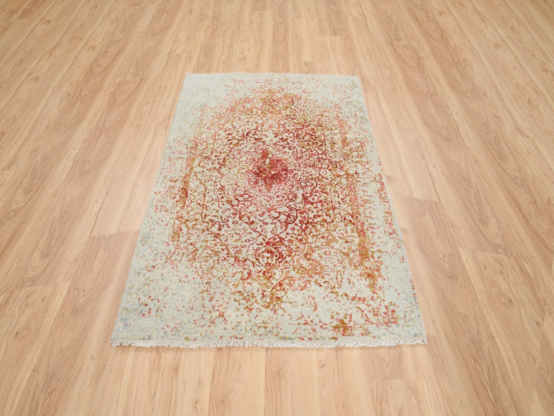 Modern / Contemporary hand-knotted wool/silk rug in Pink, 4'2" x 6' — SKU O064561 (view 2)