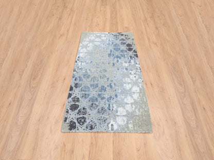 Modern / Contemporary hand-knotted wool/silk rug in Gray, 2'8" x 5'10" — SKU O064562 (view 2)