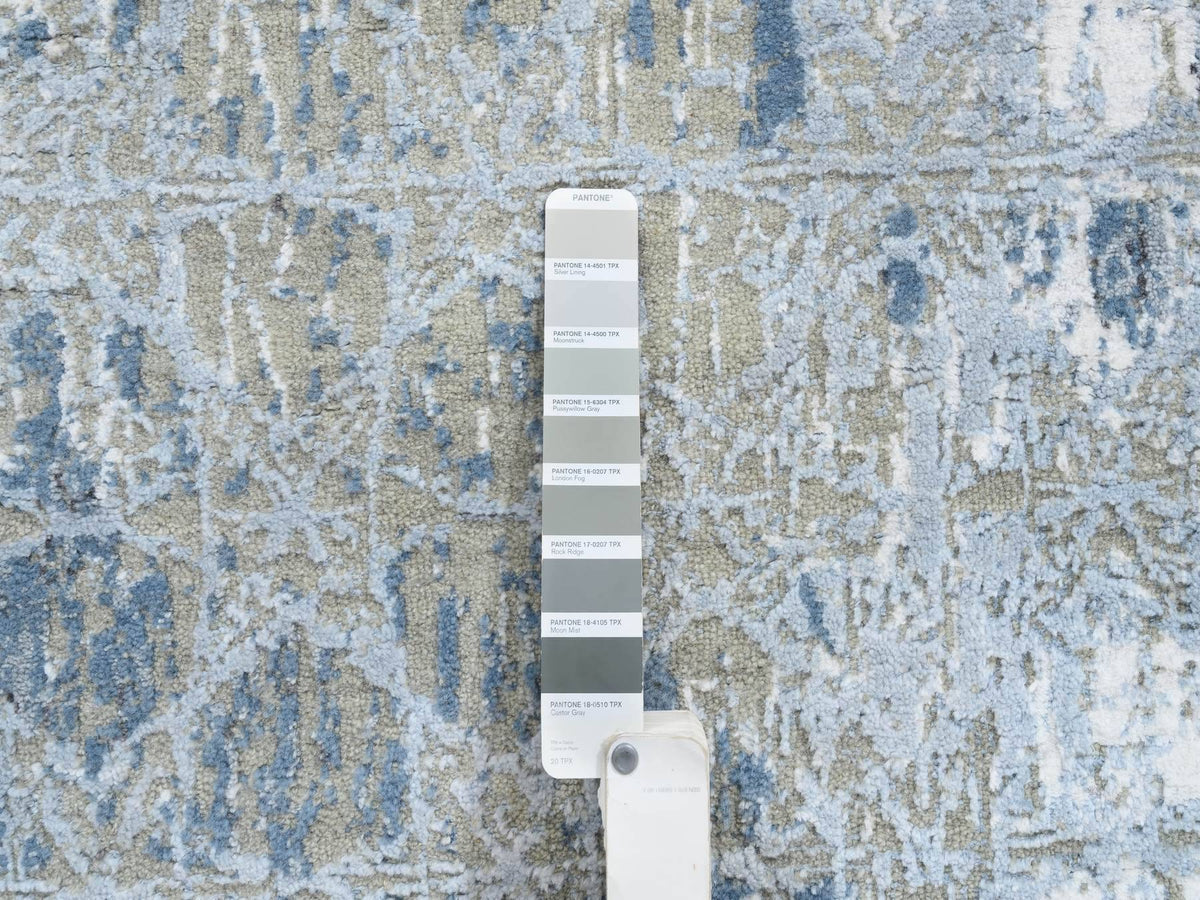 Modern / Contemporary hand-knotted wool/silk rug in Gray, 2'8" x 5'10" — SKU O064562 (view 4)