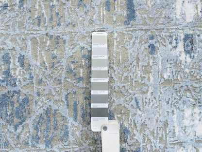 Modern / Contemporary hand-knotted wool/silk rug in Gray, 2'8" x 5'10" — SKU O064562 (view 4)