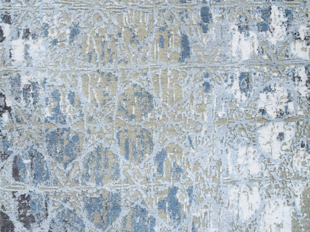 Modern / Contemporary hand-knotted wool/silk rug in Gray, 2'8" x 5'10" — SKU O064562 (view 5)