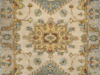 Ivory 2'1" x 3'0" Heriz Hand knotted Wool Rug - Sku: O064637