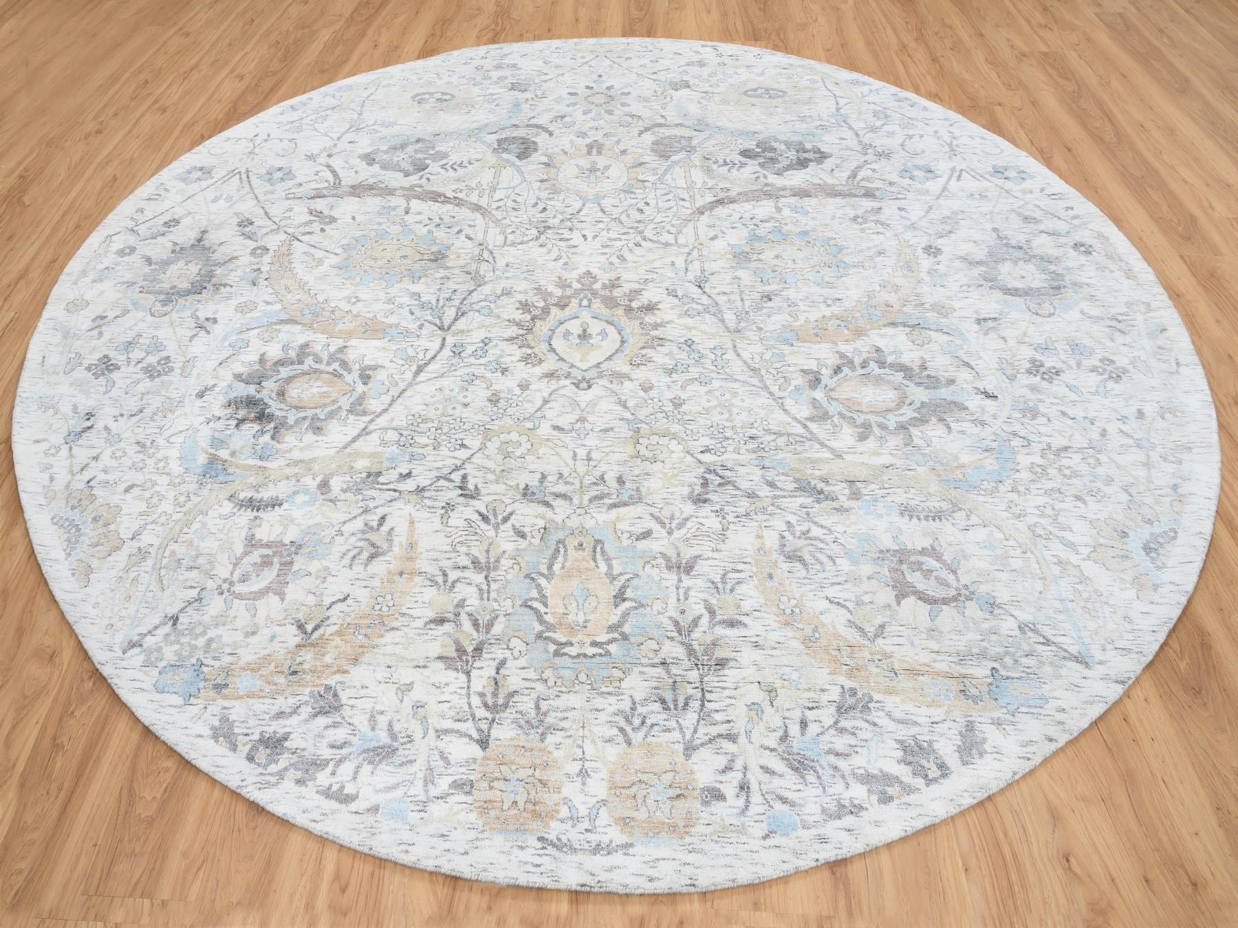 Transitional hand-knotted wool/silk rug in Ivory, 9'9" x 9'9" — SKU O064662 (view 3)
