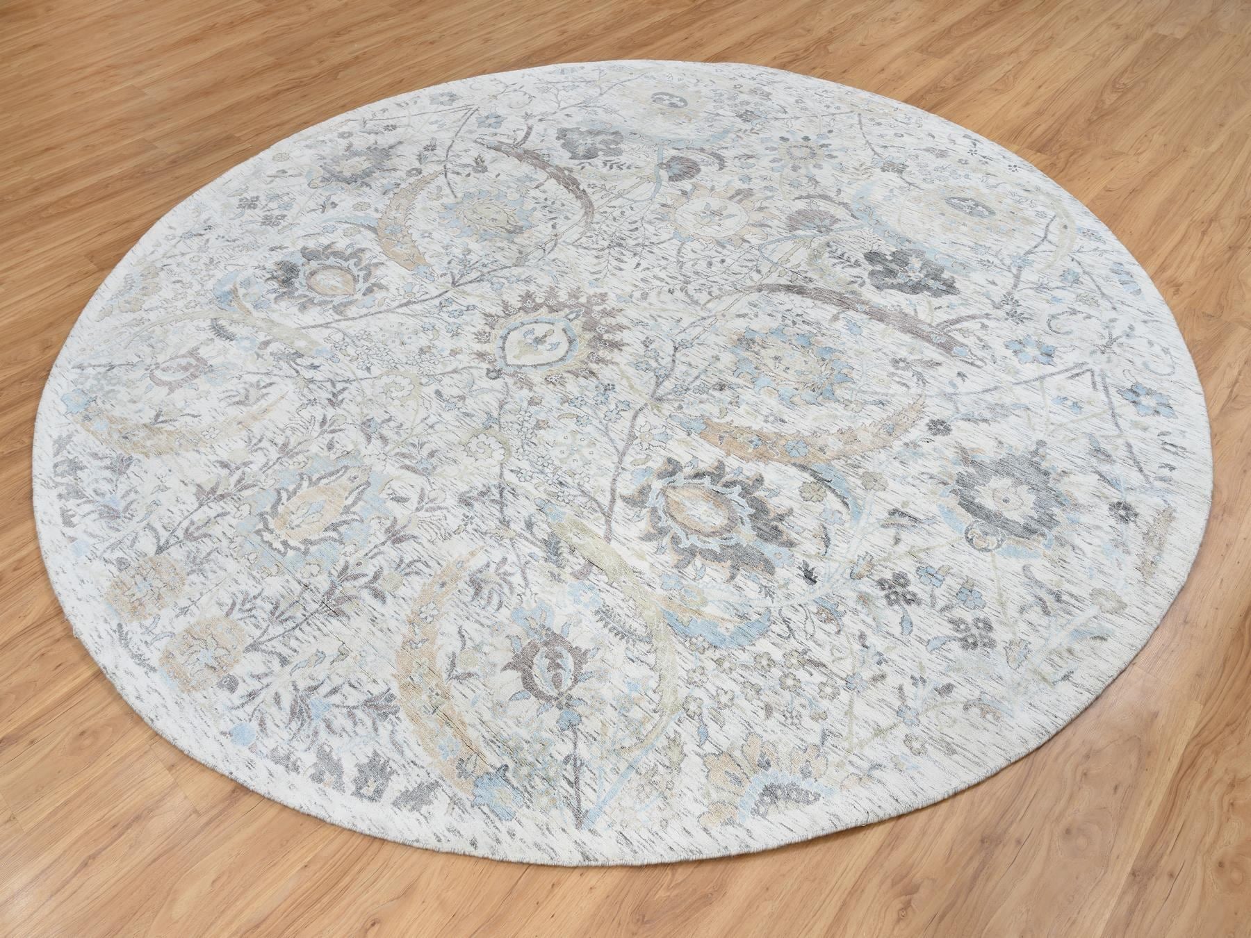 Transitional hand-knotted wool/silk rug in Ivory, 9'9" x 9'9" — SKU O064662 (view 4)