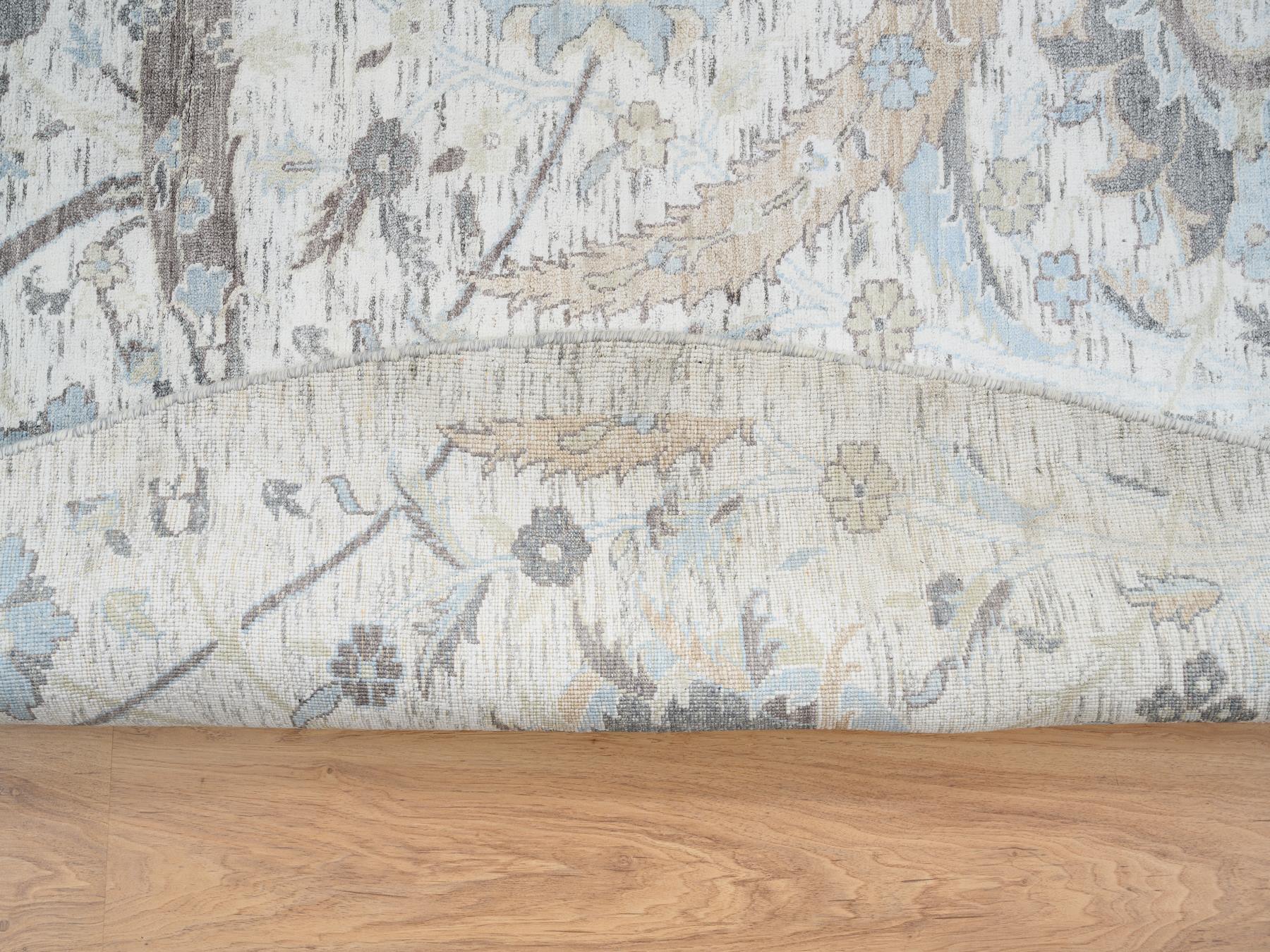Transitional hand-knotted wool/silk rug in Ivory, 9'9" x 9'9" — SKU O064662 (view 5)