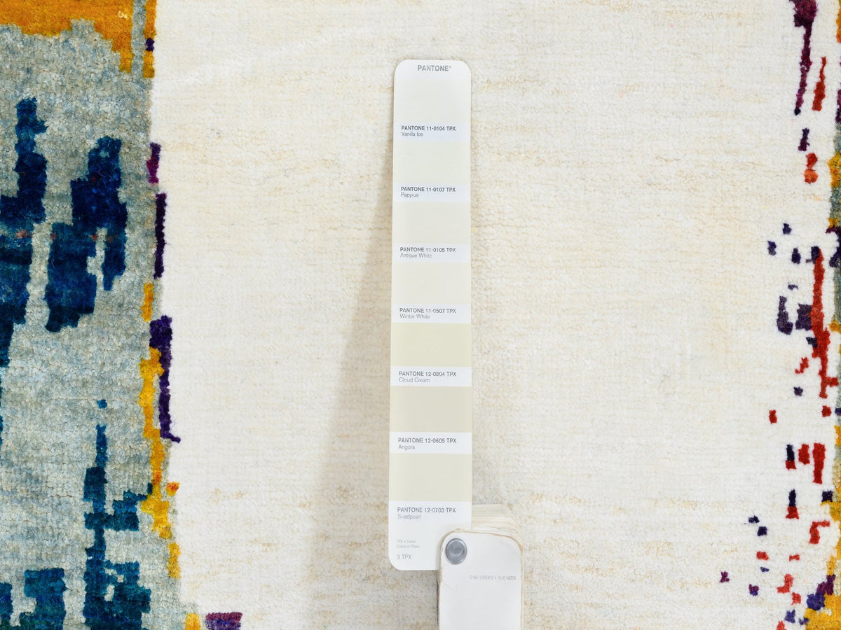 Modern / Contemporary hand-knotted wool/silk rug in Multicolored, 8'9" x 8'9" — SKU O064665 (view 8)