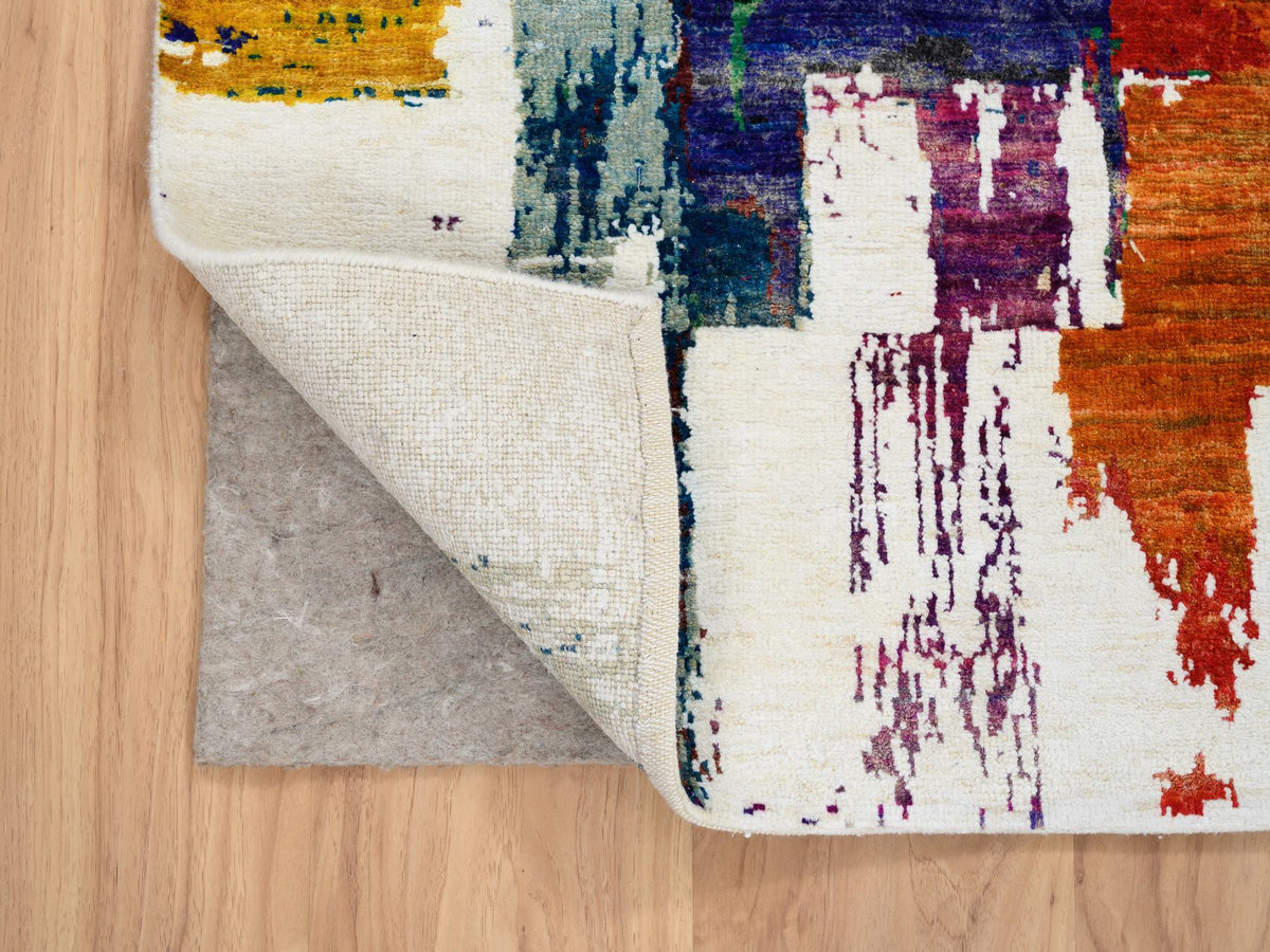 Modern / Contemporary hand-knotted wool/silk rug in Multicolored, 3' x 5' — SKU O064680 (view 3)