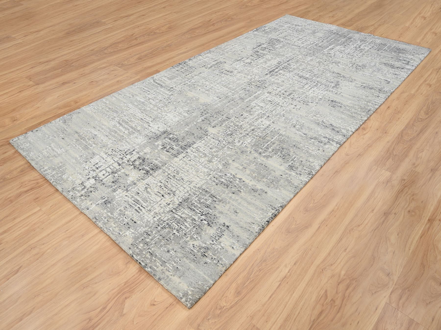 Modern / Contemporary hand-knotted wool runner in Gray, 6' x 11'10" — SKU O064688 (view 3)