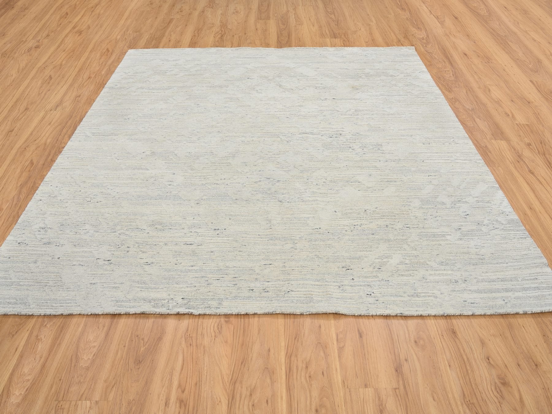 Modern / Contemporary hand-knotted wool rug in Gray, 8'1" x 8'1" — SKU O064690 (view 2)