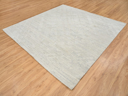 Modern / Contemporary hand-knotted wool rug in Gray, 8'1" x 8'1" — SKU O064690 (view 3)