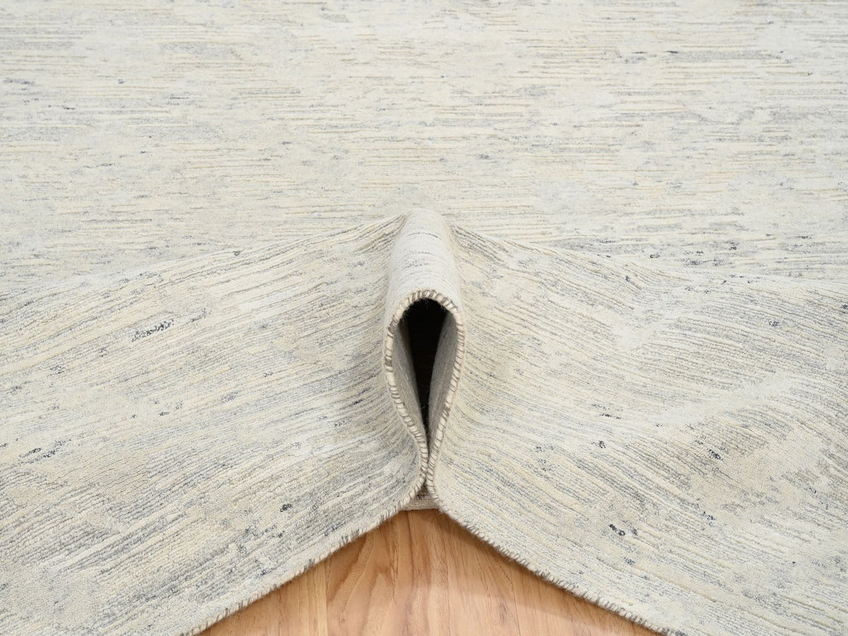 Modern / Contemporary hand-knotted wool rug in Gray, 8'1" x 8'1" — SKU O064690 (view 5)