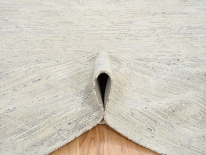 Modern / Contemporary hand-knotted wool rug in Gray, 8'1" x 8'1" — SKU O064690 (view 5)