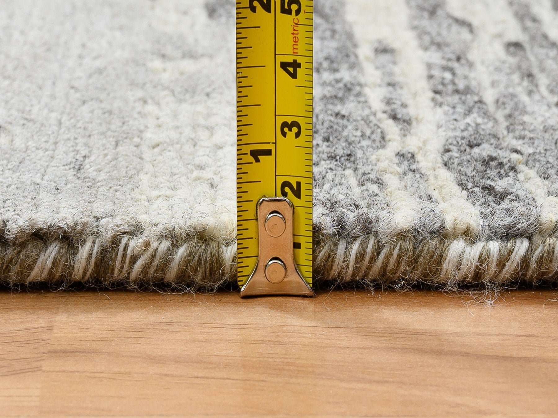 Modern / Contemporary hand-knotted wool runner in Gray, 2'6" x 22' — SKU O064695 (view 7)