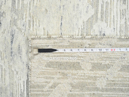 Modern / Contemporary hand-knotted wool rug in Gray, 5'1" x 7'3" — SKU O064699 (view 8)