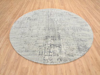 Modern / Contemporary hand-knotted wool rug in Gray, 7'10" x 7'10" — SKU O064700 (view 3)