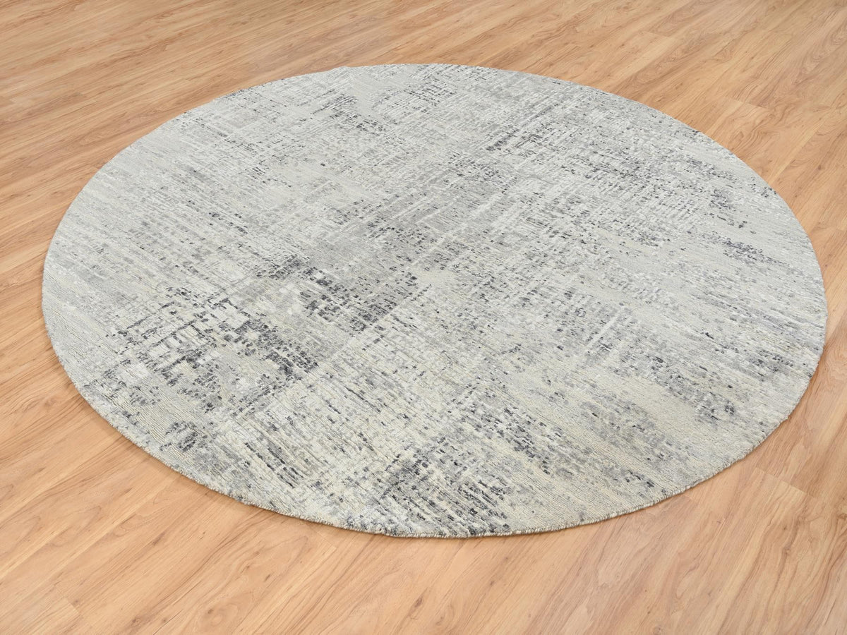 Modern / Contemporary hand-knotted wool rug in Gray, 7'10" x 7'10" — SKU O064700 (view 4)