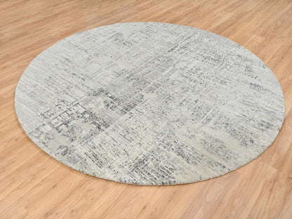 Modern / Contemporary hand-knotted wool rug in Gray, 7'10" x 7'10" — SKU O064700 (view 4)