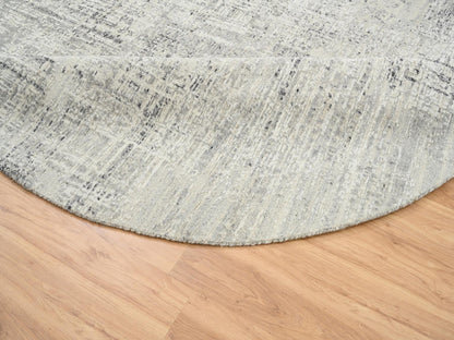 Modern / Contemporary hand-knotted wool rug in Gray, 7'10" x 7'10" — SKU O064700 (view 7)