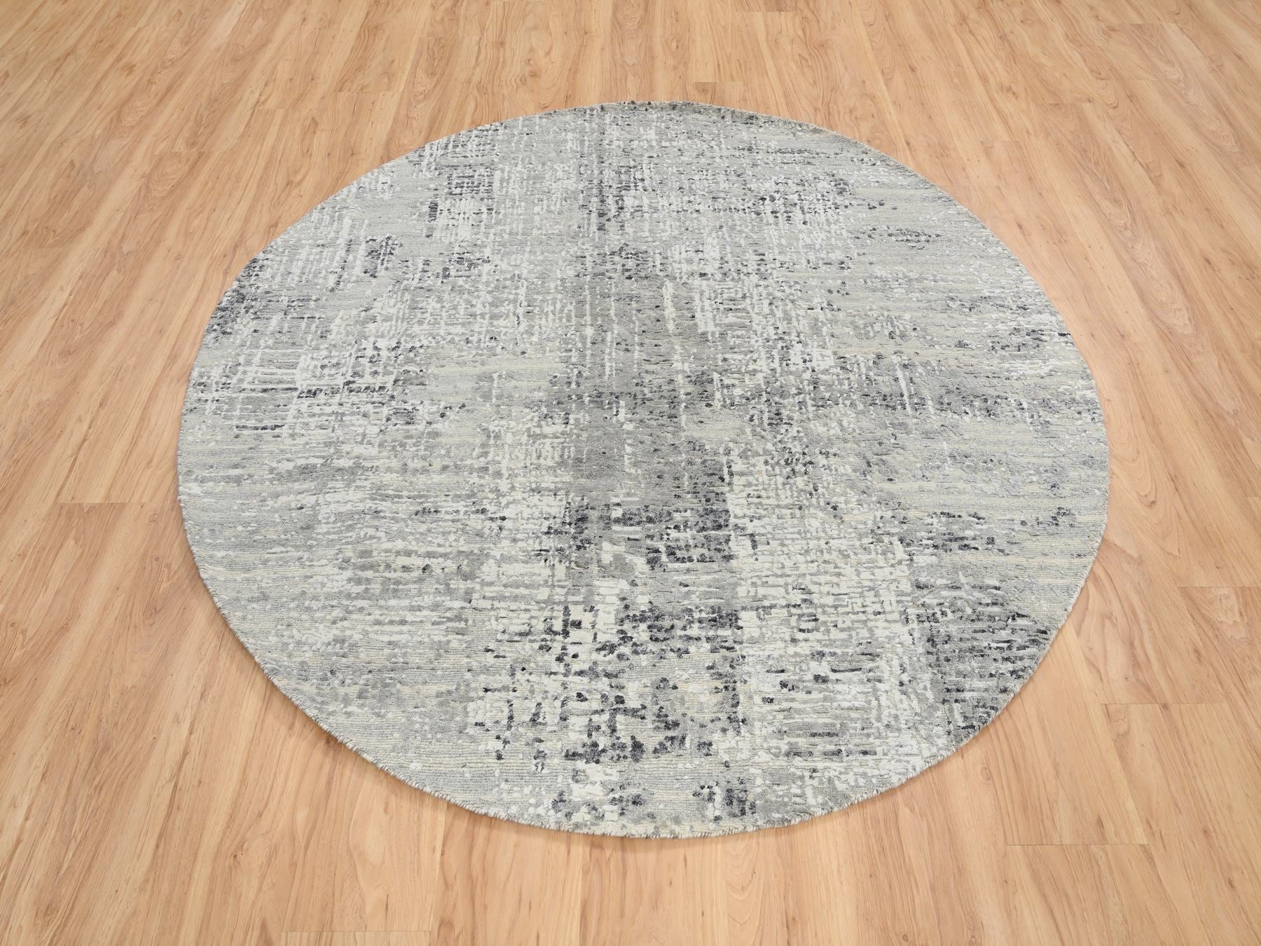 Modern / Contemporary hand-knotted wool rug in Gray, 6' x 6' — SKU O064701 (view 2)