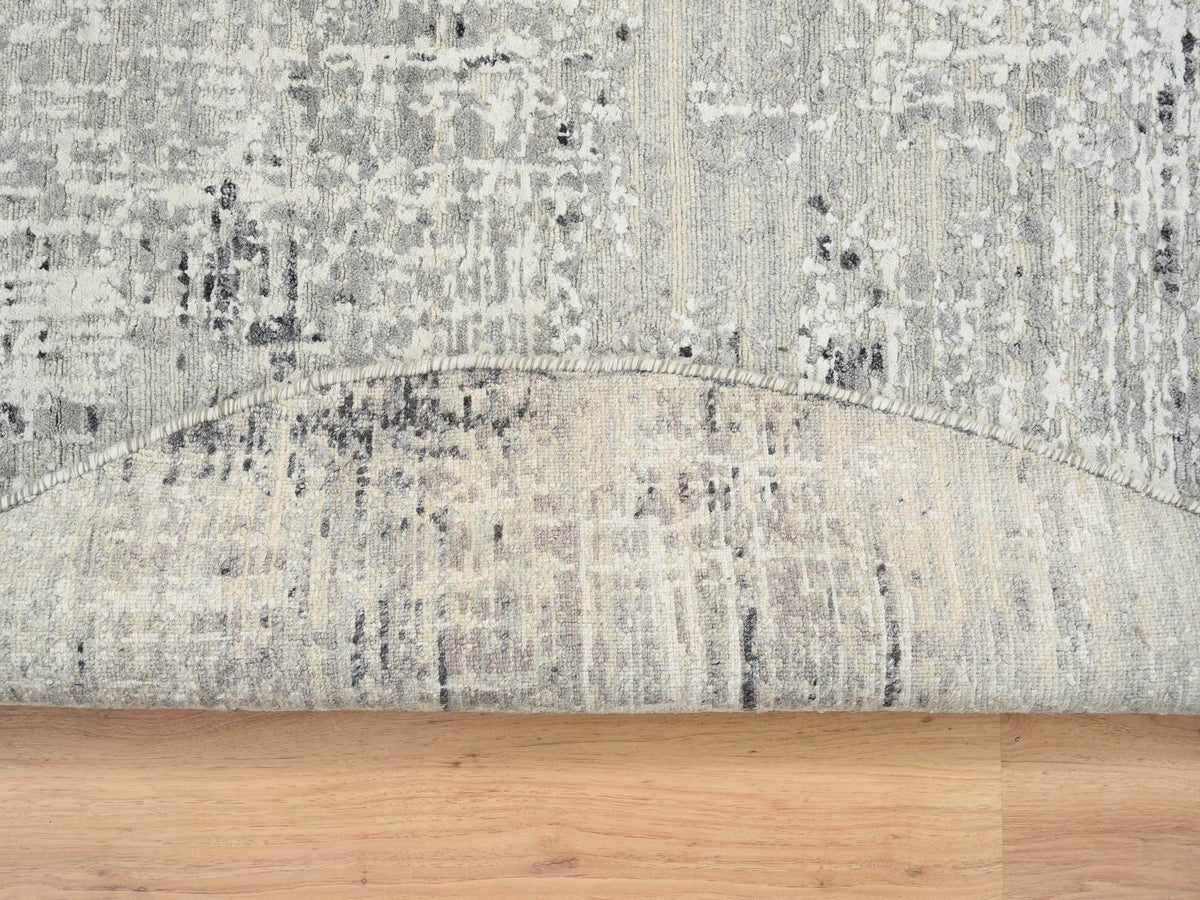 Modern / Contemporary hand-knotted wool rug in Gray, 6' x 6' — SKU O064701 (view 3)