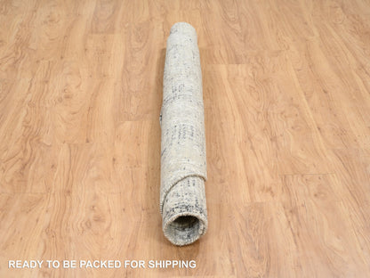 Modern / Contemporary hand-knotted wool rug in Gray, 6' x 6' — SKU O064701 (view 6)